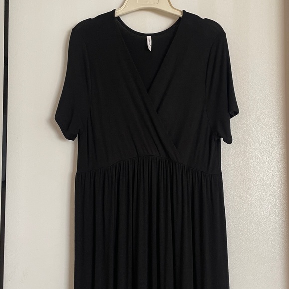 Maternity Maxi Wrap Dress.   Size XL - Picture 13 of 15